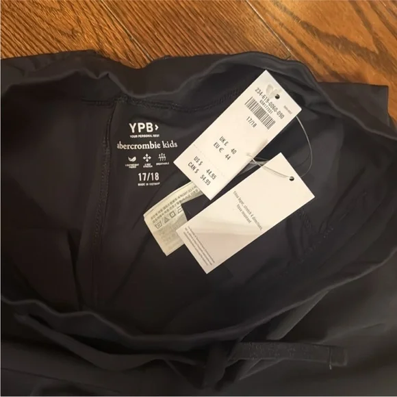 Abercrombie Kids lightweight breathable YPB Black Joggers boys 17/18 - Picture 4 of 4